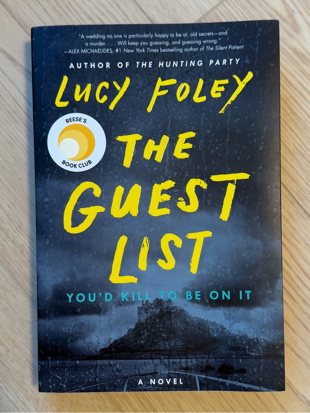 The Guest List Paperback - Lucy Foley